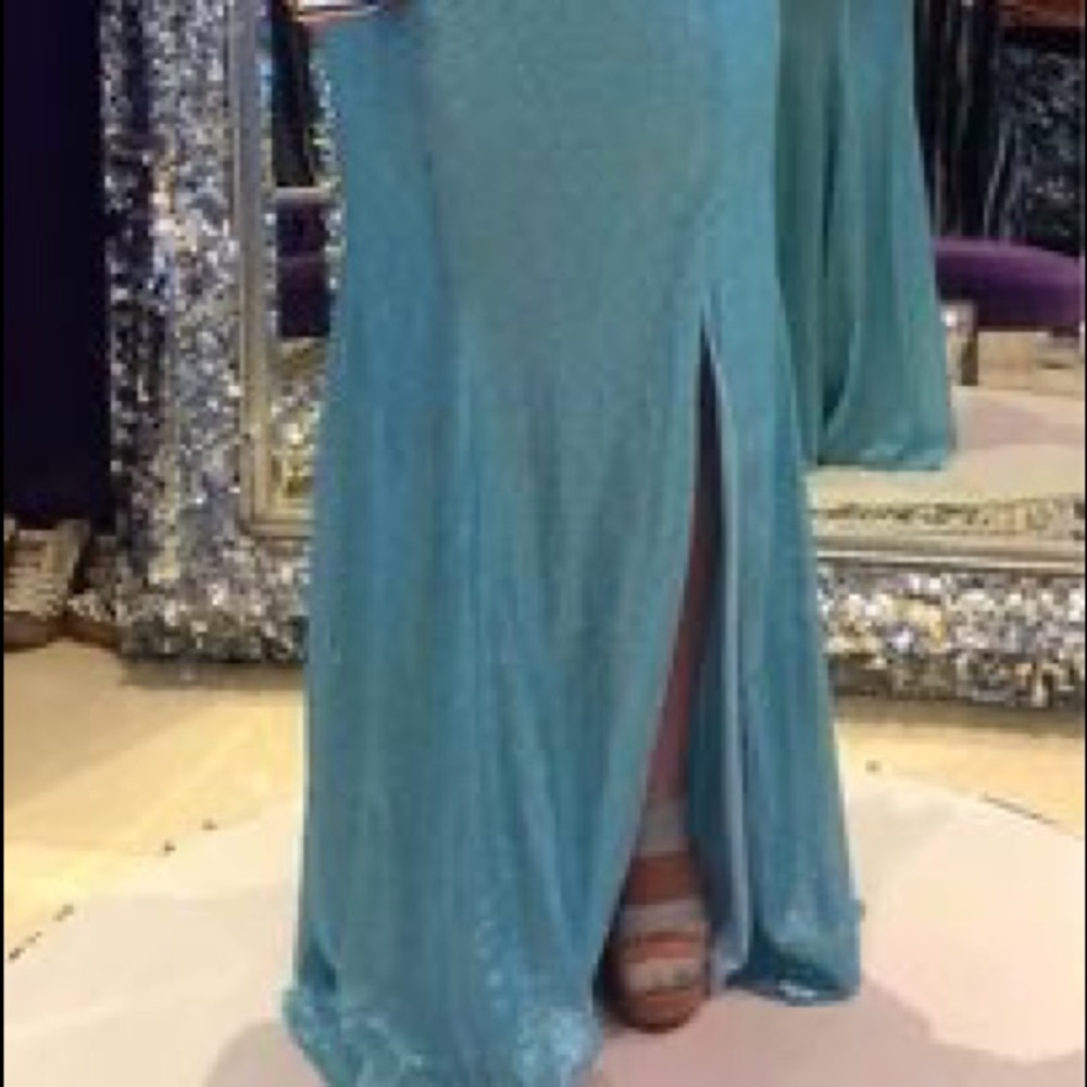 Luxury evening / graduation gown - Picture 3 of 3
